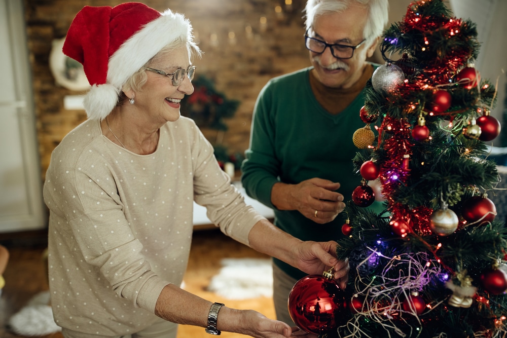 4 Entertaining Yet Safe Holiday Activities Tailored for Seniors